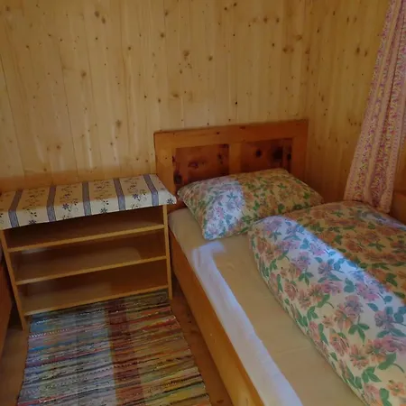 Nyaraló Tauhaeusl *